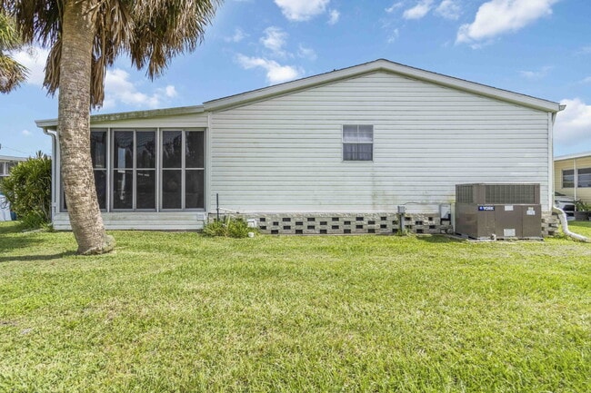 Building Photo - Nokomis Lake Village 3 bed/2bath