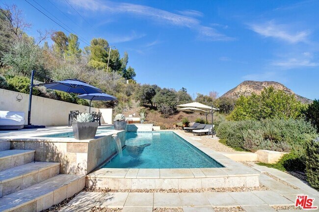 Building Photo - 1850 Olivera Dr
