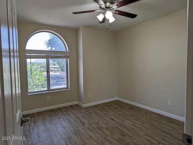 Building Photo - 3192 W Thude Dr