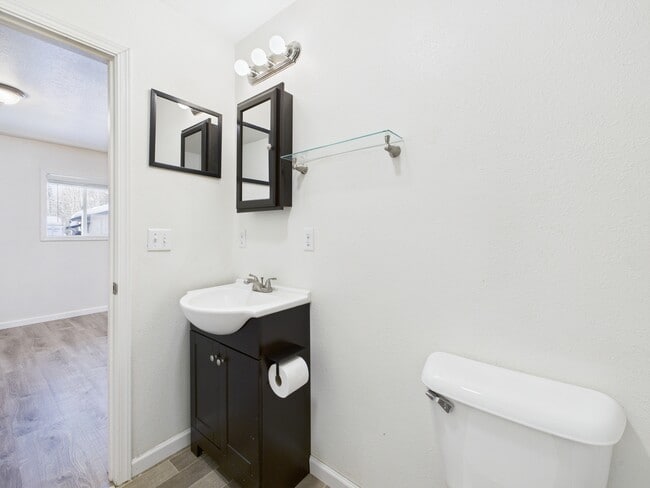 Building Photo - 2377 Edsson Ave