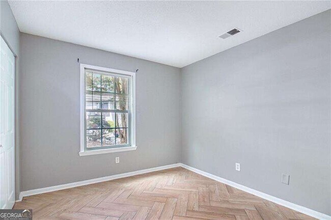 Building Photo - 3599 Woodbriar Cir