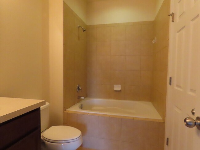 Building Photo - Waterside Point Townhome