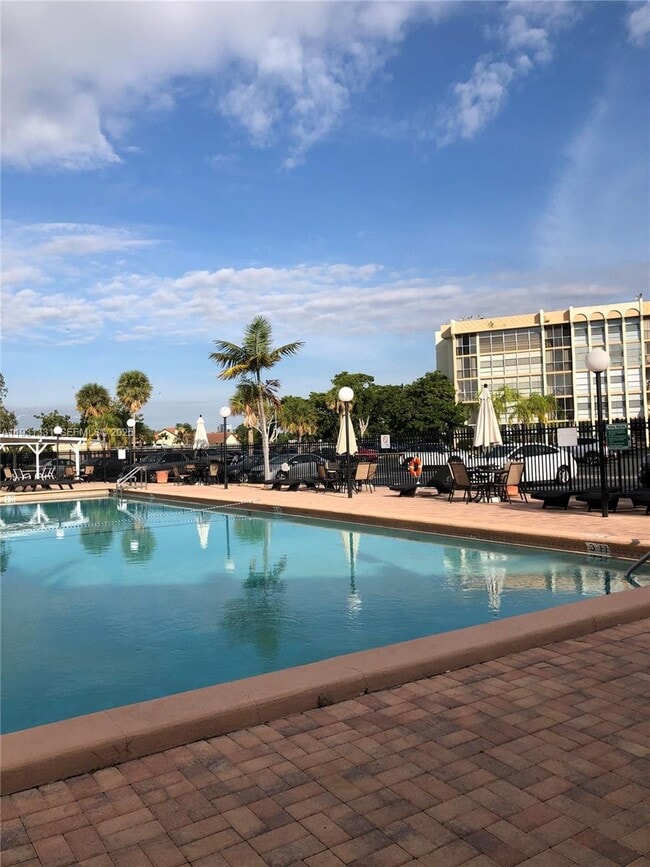 Building Photo - 601 Three Islands Boulevard