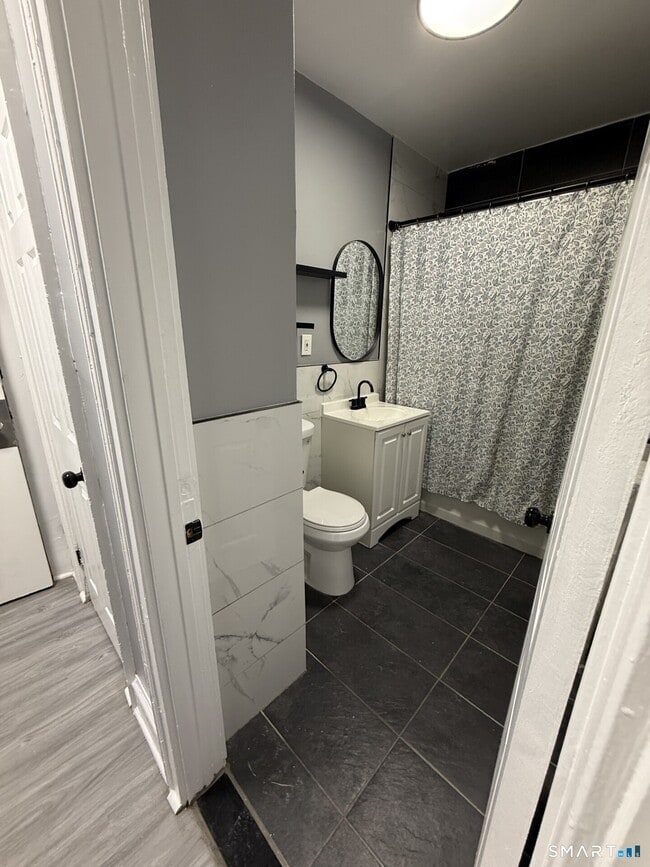 Building Photo - 85 Kent St