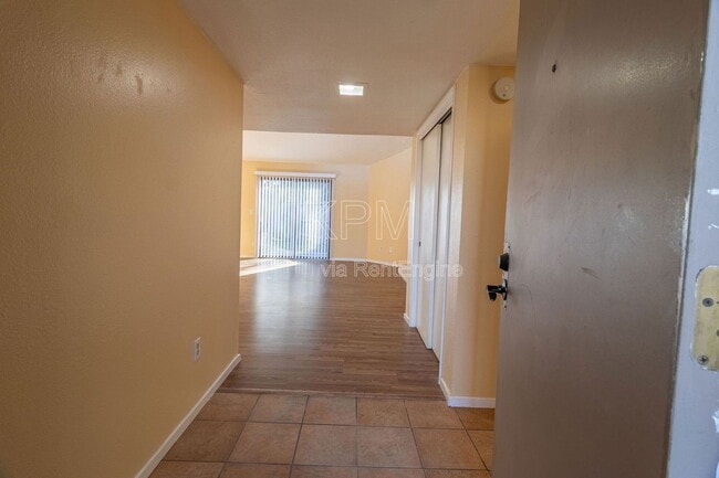 Building Photo - 5528 Sandpiper Ct