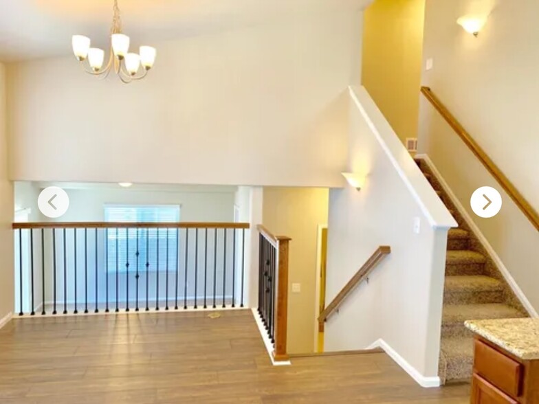 Building Photo - 11305 Mt Angel Hts