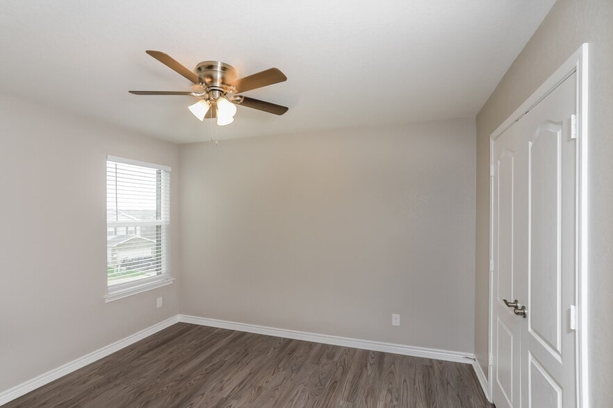 Building Photo - 14619 Jocasta Dr