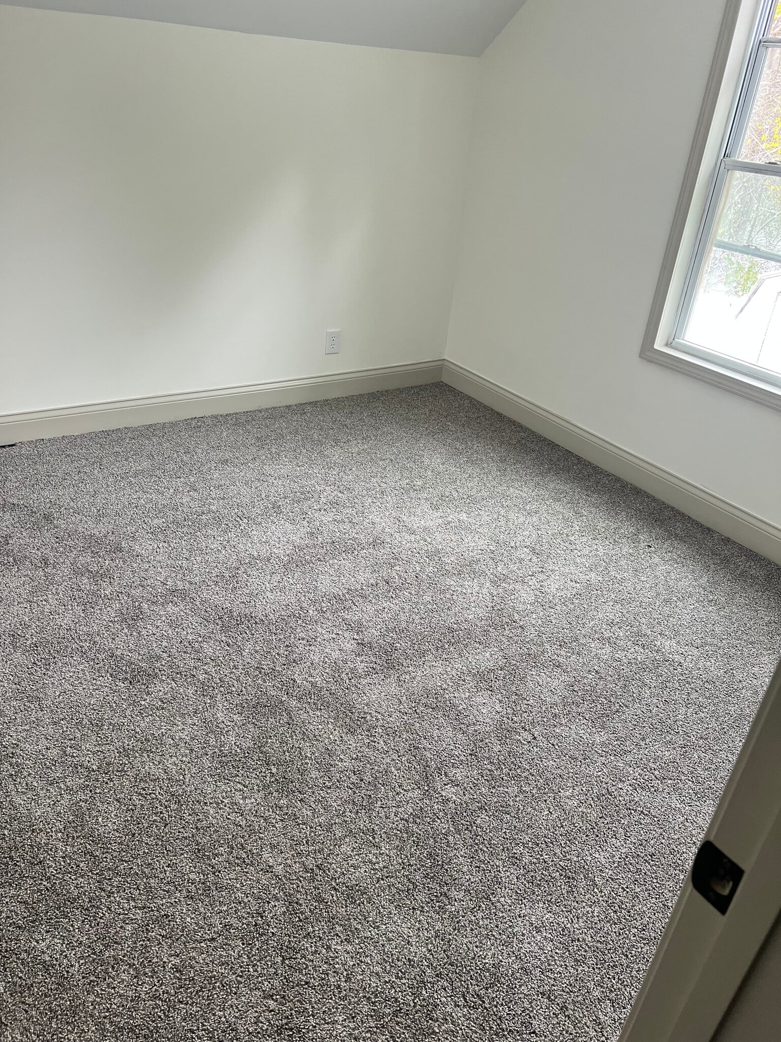 Building Photo - 1930 Elna Kay Dr