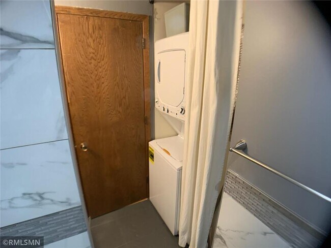 Building Photo - 3151 Dean Ct