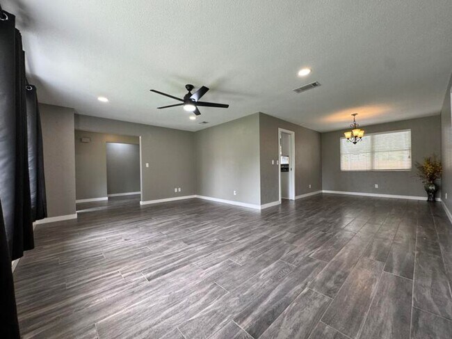 Building Photo - 3/2 Ormond Beach Pool Home