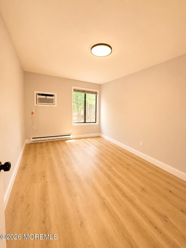 Building Photo - 105 Amberly Dr