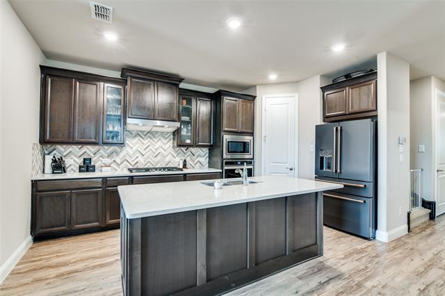 Building Photo - 7201 Bronco Blf