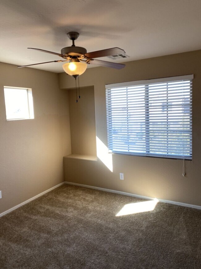 Building Photo - ELEGANCE WITH ALL THE UPGRADES!!!