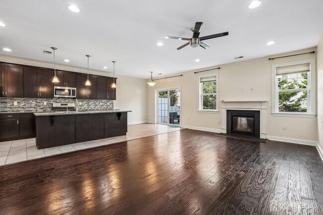 Building Photo - 166 Savoth Ln