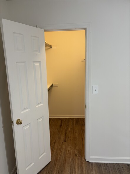 Second bedroom walk-in closet - 11425 Alanridge Ln