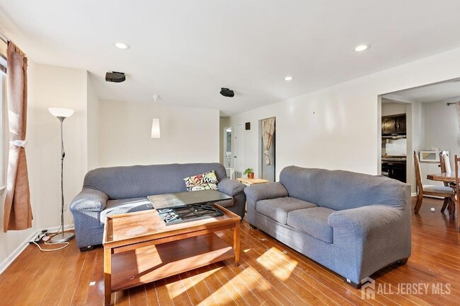 Building Photo - 3 Stafford Dr