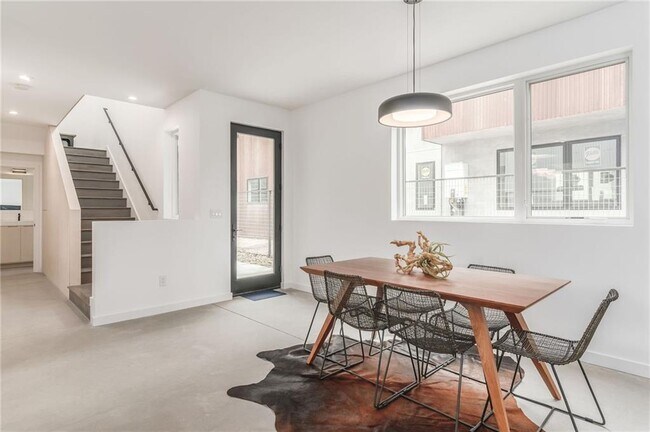 Building Photo - 915 Tillery St