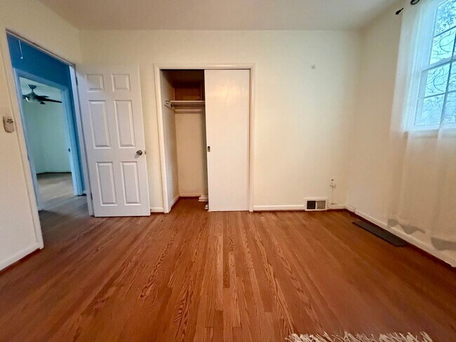 Building Photo - 300 Winding Way