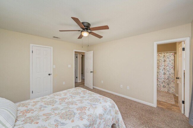 Building Photo - 212 Grand Prix Dr