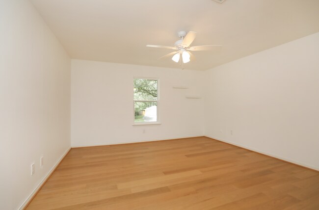 Building Photo - For Lease | 5 Bed, 2.5 Bath | 3,094 Sq Ft ...