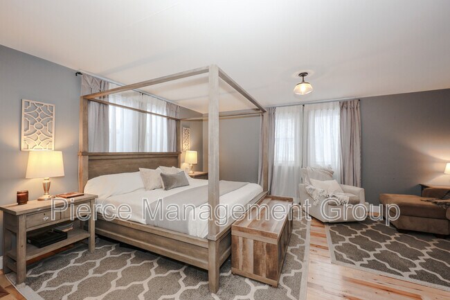 Building Photo - 395 Critchett Rd