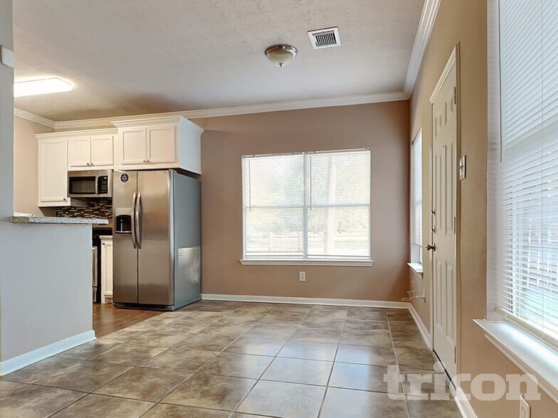 Building Photo - 25303 Laurel Green St