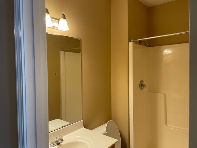 Second Bath - 5103 Gemma Way