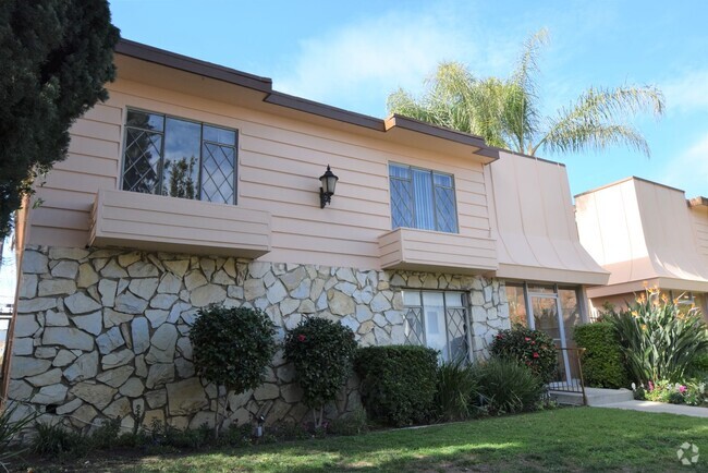 Building Photo - 5321 Agnes Ave
