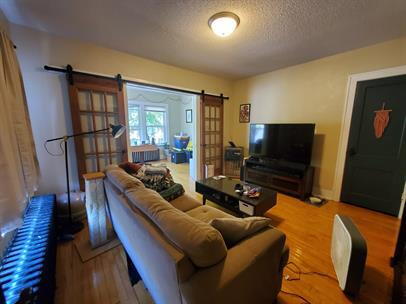 Building Photo - "Charming 1-Bedroom Haven with Spacious 1000 Sq Ft in Minneapolis!"