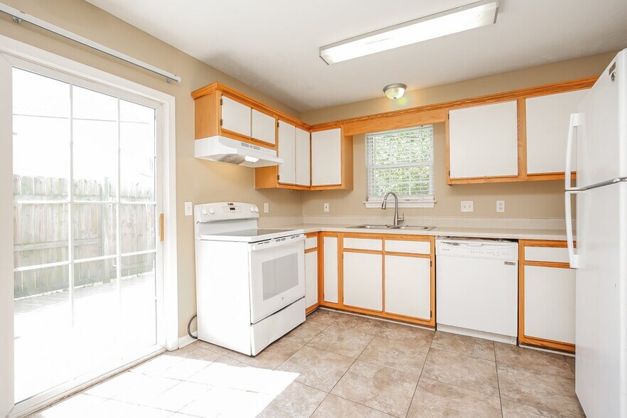 Building Photo - 4080 Nir Shreibman Blvd