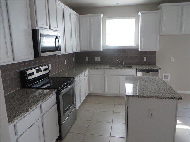 Building Photo - 301 La Escalera Dr
