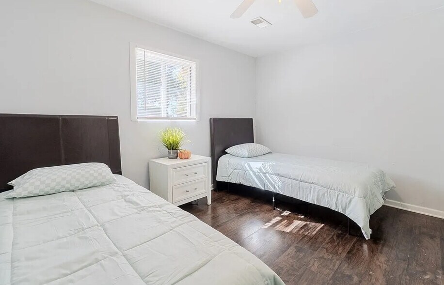 Building Photo - 7583 Tyler Rd