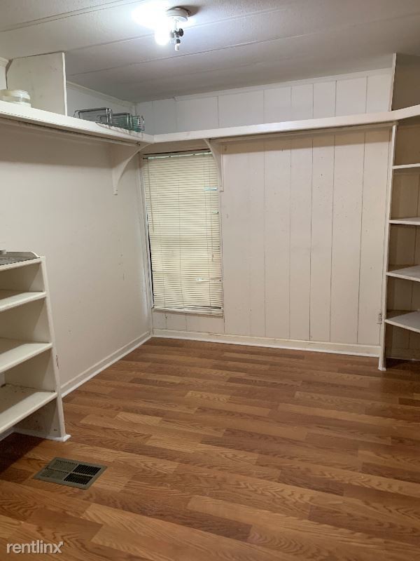 Building Photo - 18819 Greenwell Springs Rd