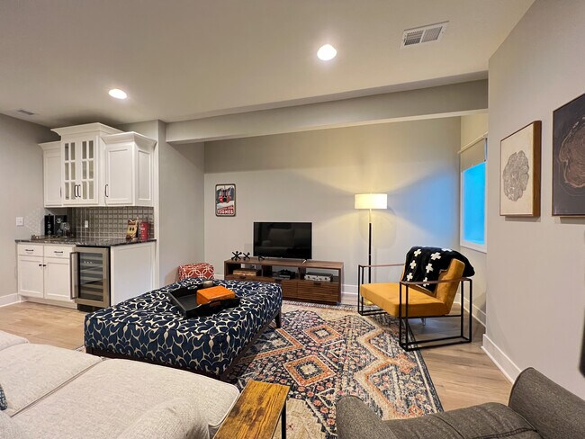 Building Photo - 7208 Allman Dr