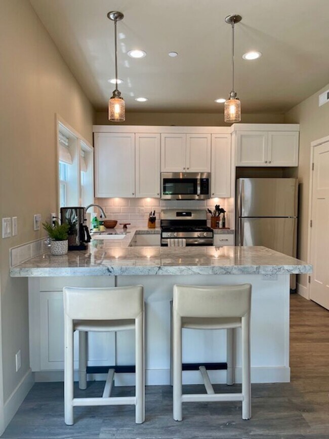 Building Photo - Modern 3 Bedroom 2.5 Bathroom House Close to Downtown Nevada City