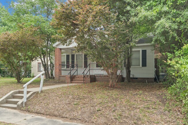 Building Photo - 1527 11th Ave