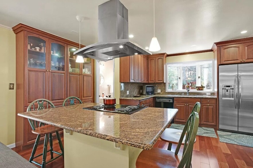 Building Photo - 405 Cunningham Way