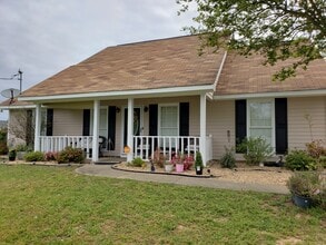 Building Photo - 13 McLendon Rd