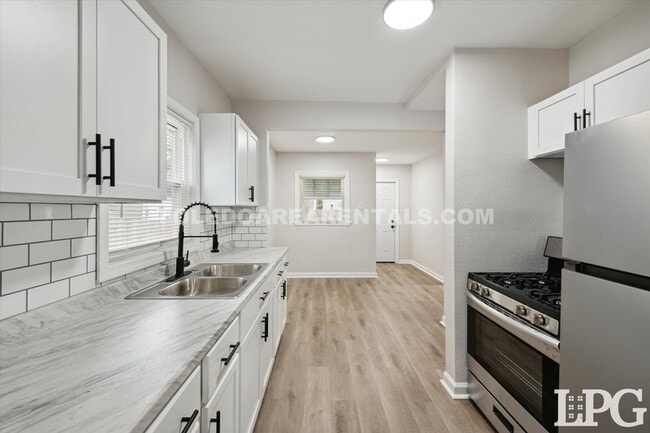 Building Photo - 3606 Revere Dr