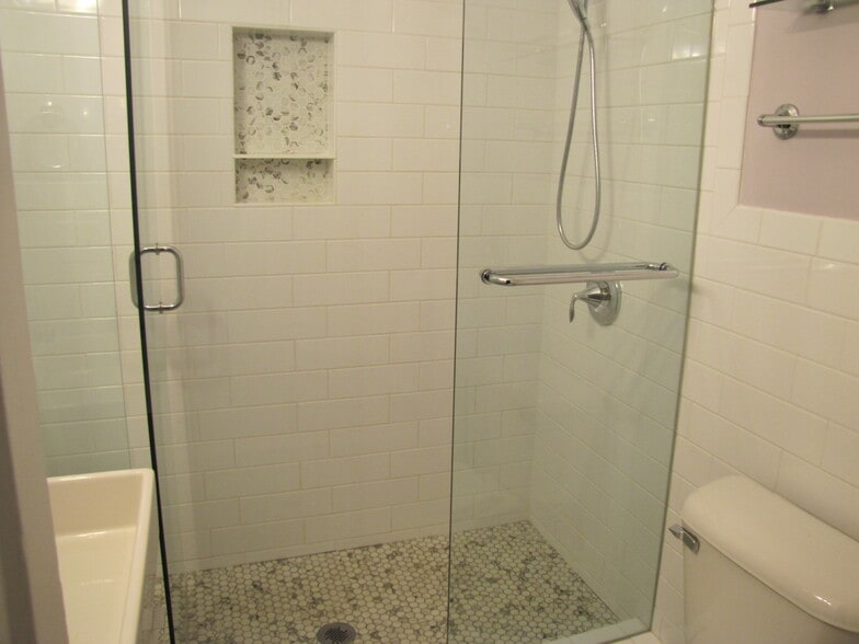 Building Photo - 9982 Zig Zag Rd