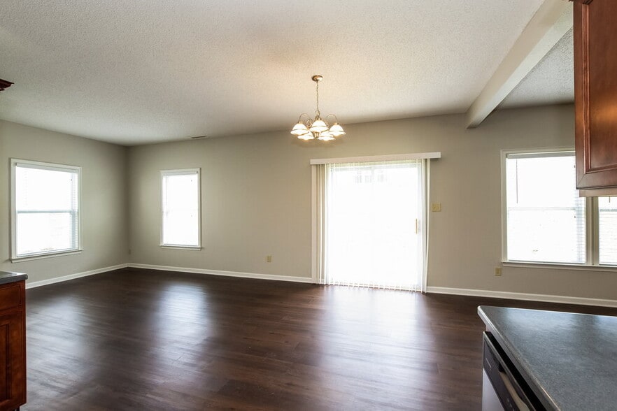 Building Photo - 719 Capstone Ave