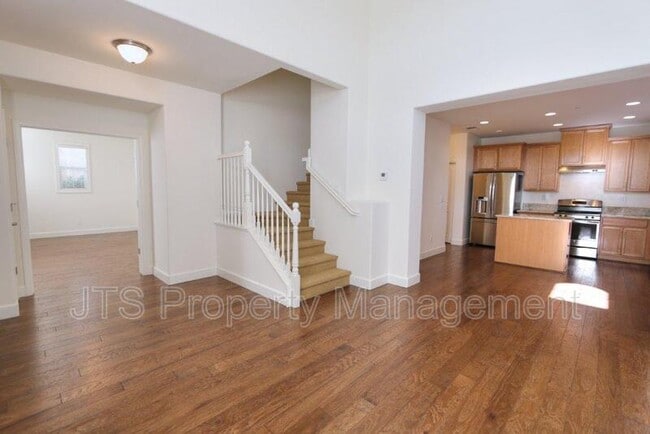 Building Photo - 1209 Lavande Dr