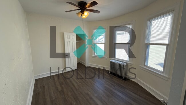 Building Photo - 917 Pembroke Ave