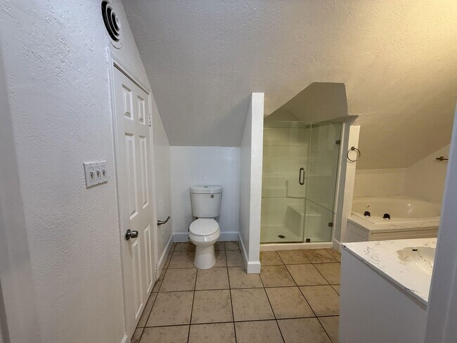 Building Photo - 2504 Pecos St
