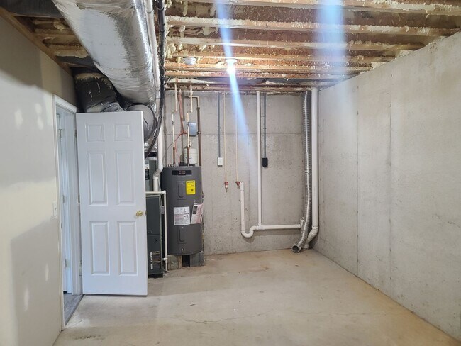 Building Photo - 3 Bedroom Townhouse for Rent in Waynesboro!