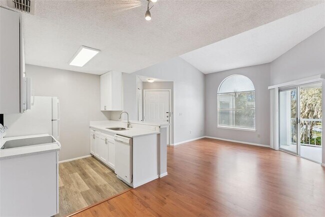 Building Photo - 711 Sugar Bay Way