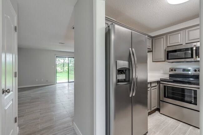 Building Photo - 3260 Cypress Ln