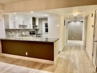 Building Photo - 3150 N Palm Aire Dr