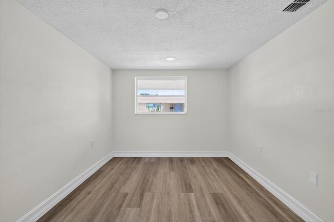 Building Photo - 5419 Oceanic Rd
