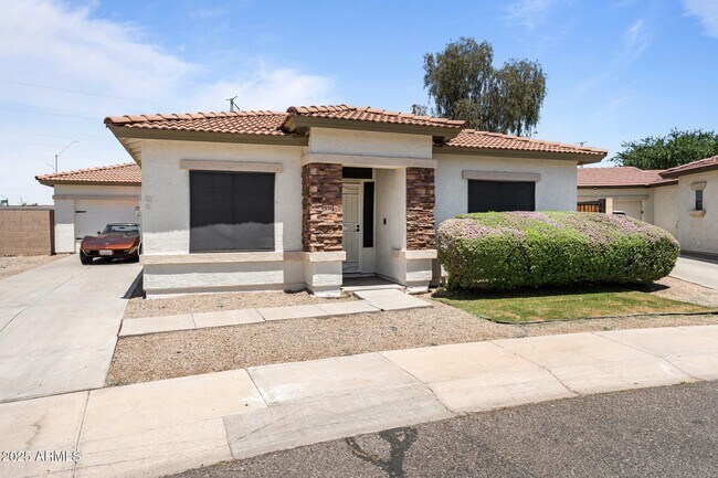 Primary Photo - 5134 W Shaw Butte Dr